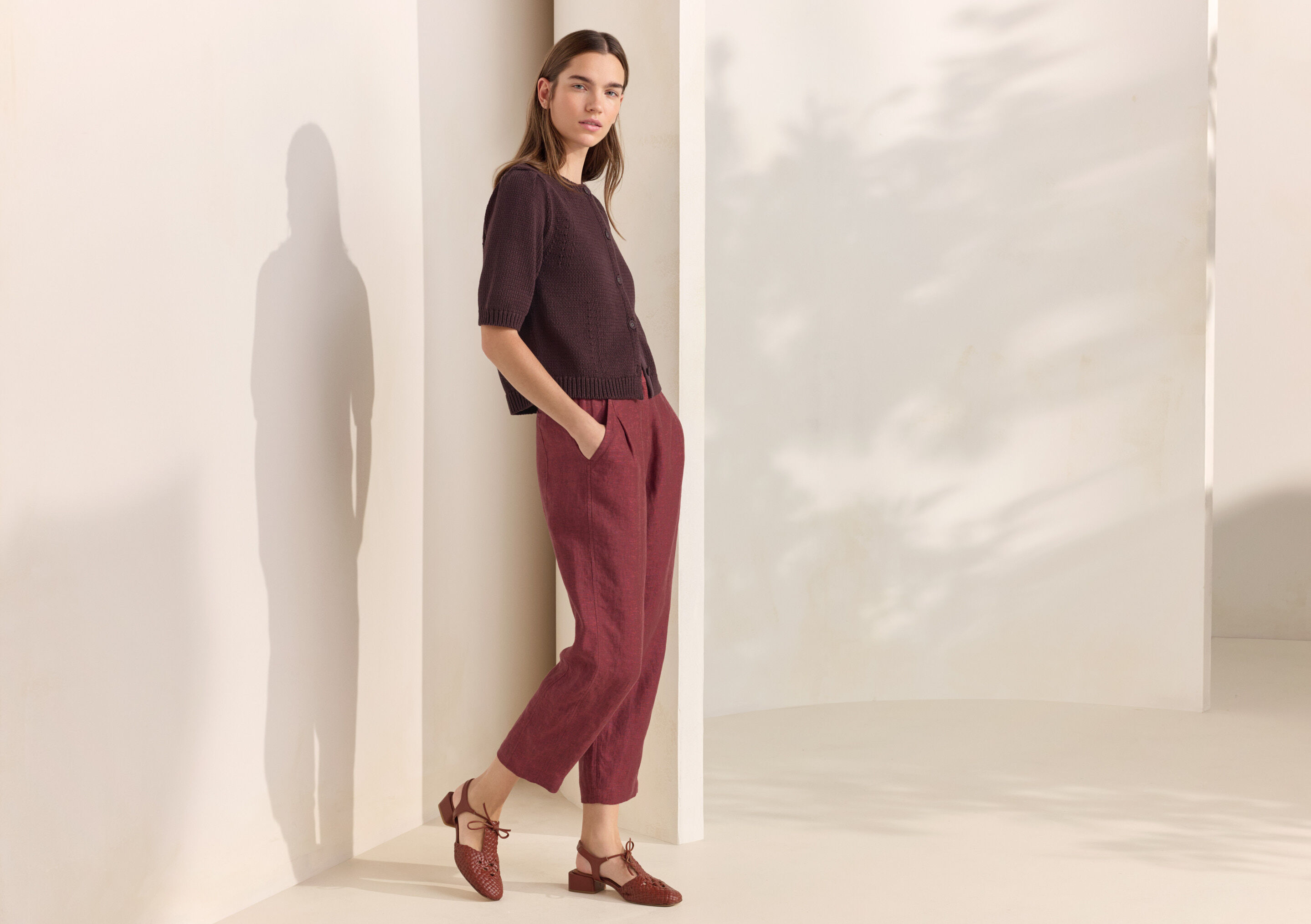 K&uuml;rzere, schmal zulaufende Hose