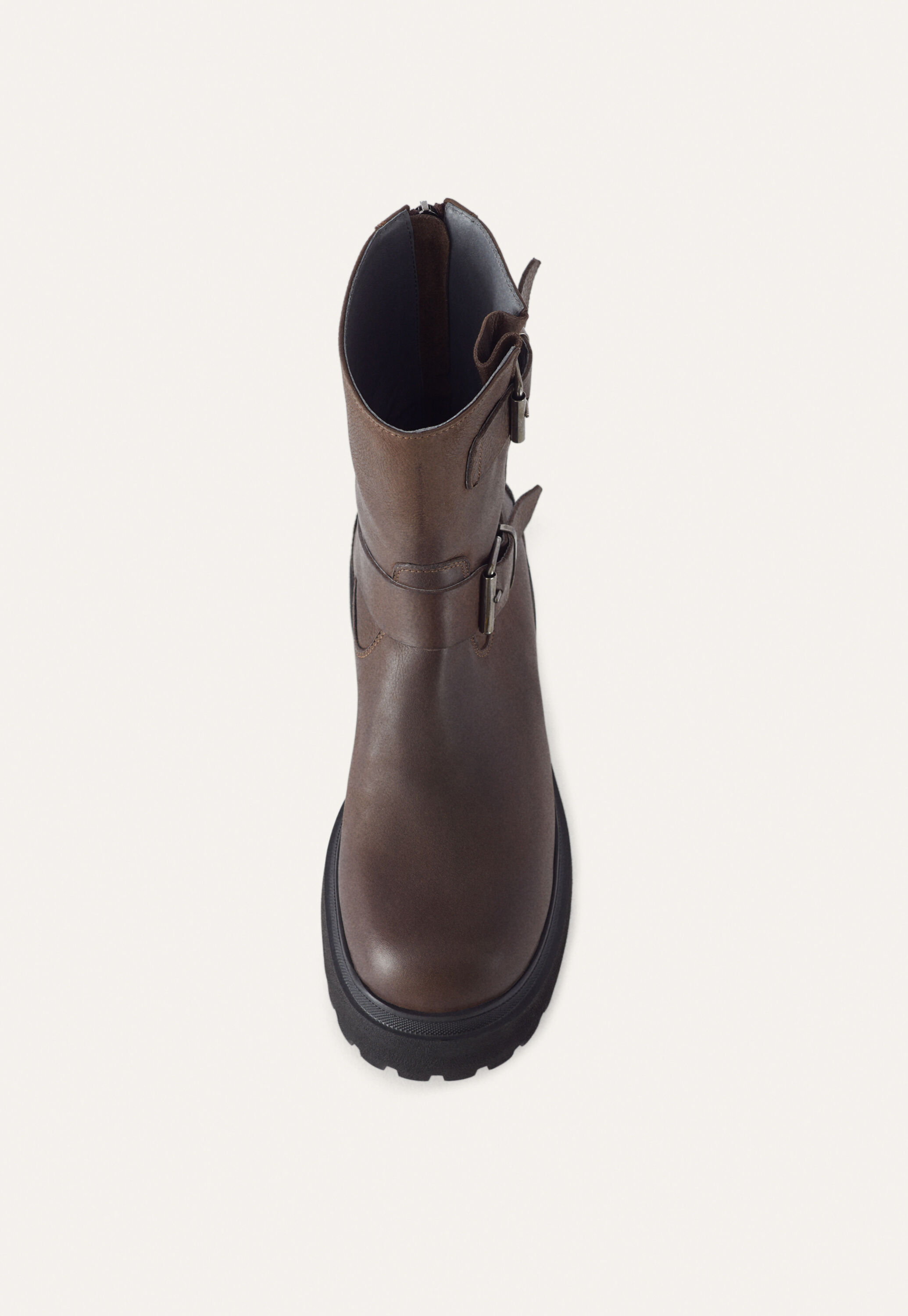 Stiefel mit Schnalle