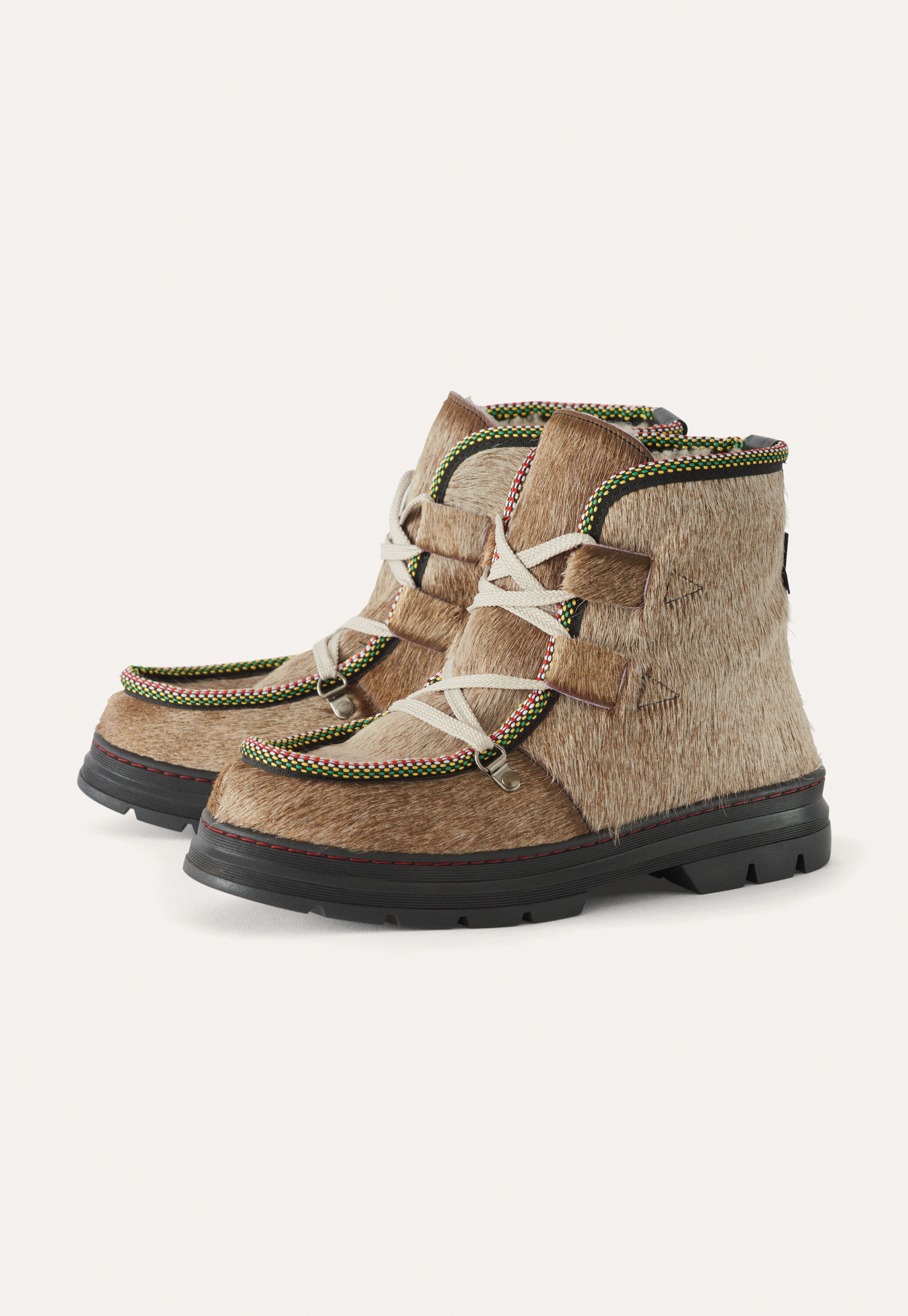 Schn&uuml;rstiefel
