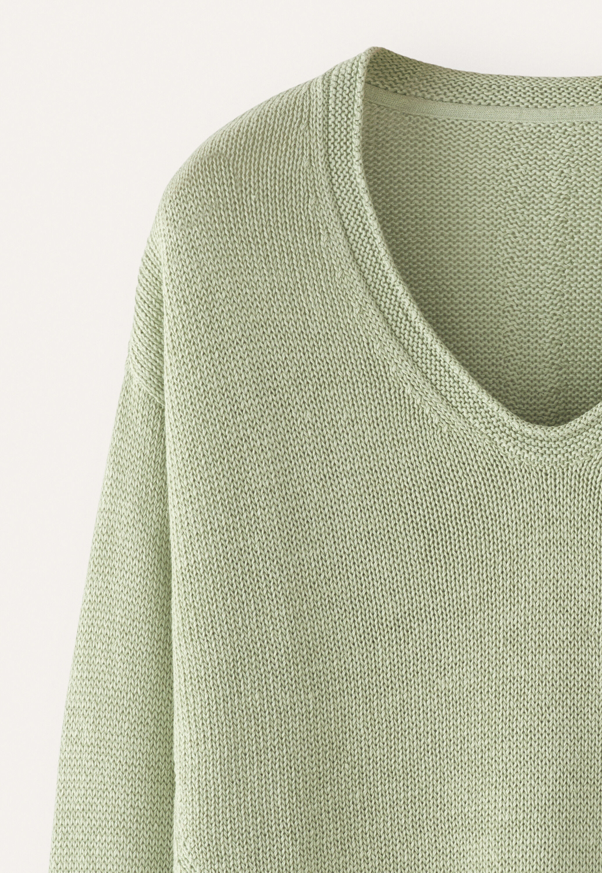 Pullover mit geschwungenem V-Ausschnitt