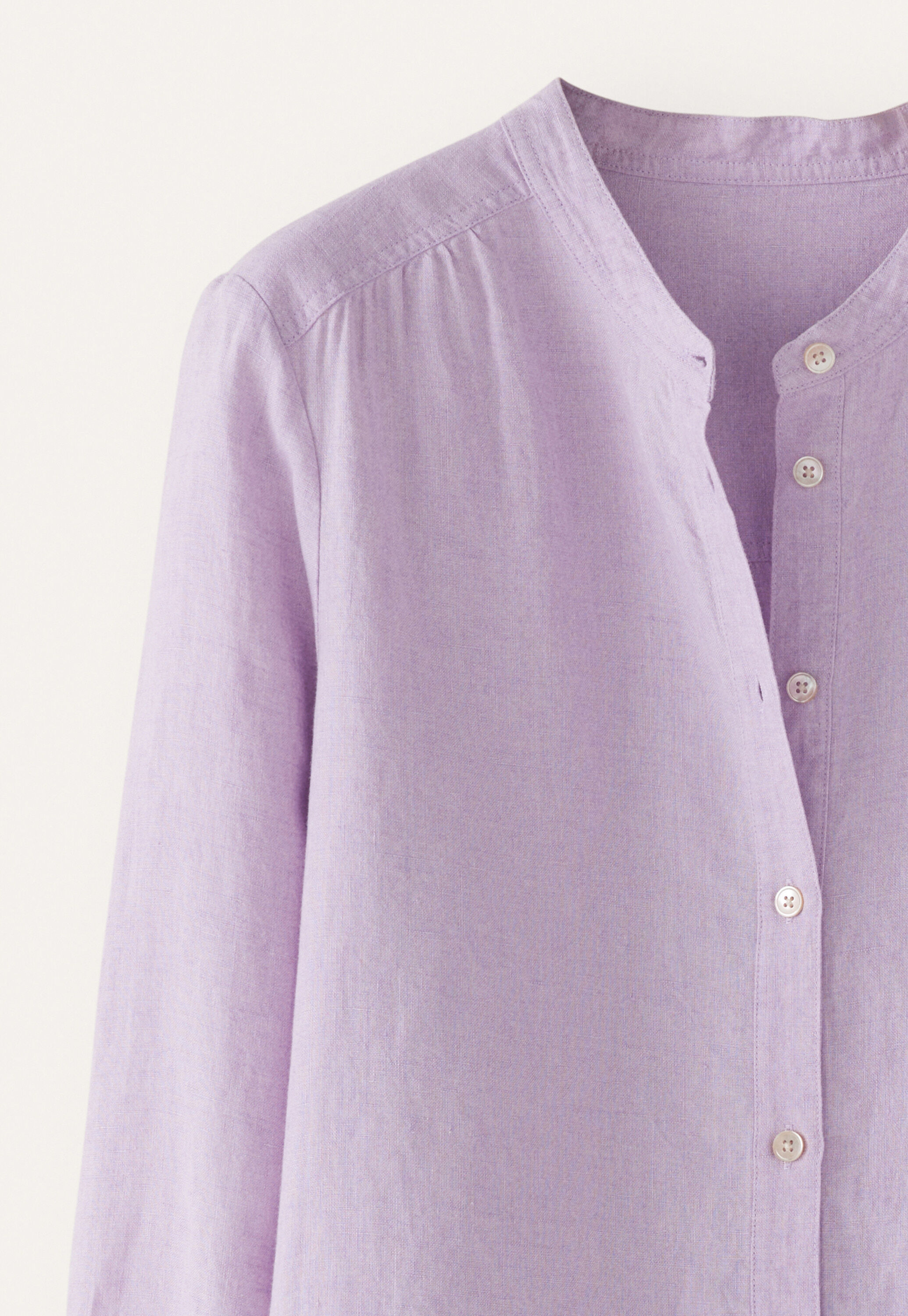 Lange Bluse mit geschwungenem Saum