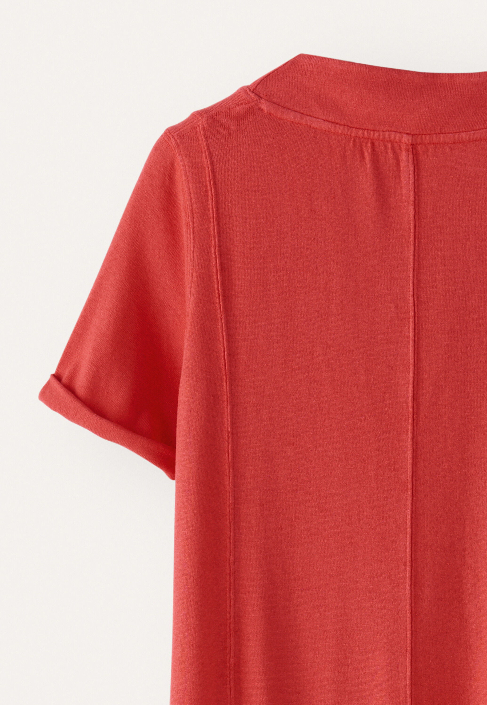 Kleid mit V-Ausschnitt und Eins&auml;tzen