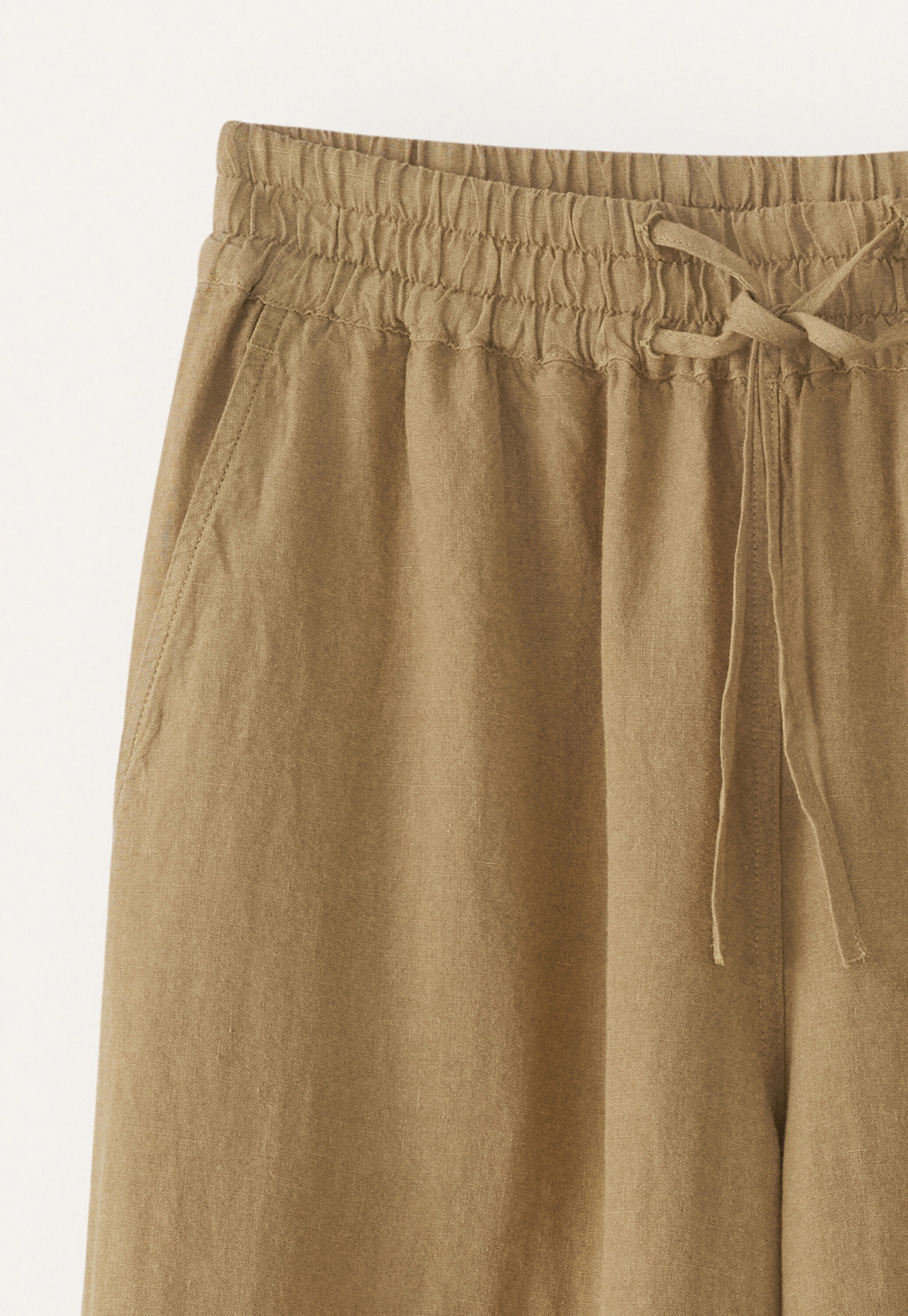 Schmal zulaufende Schlupfhose