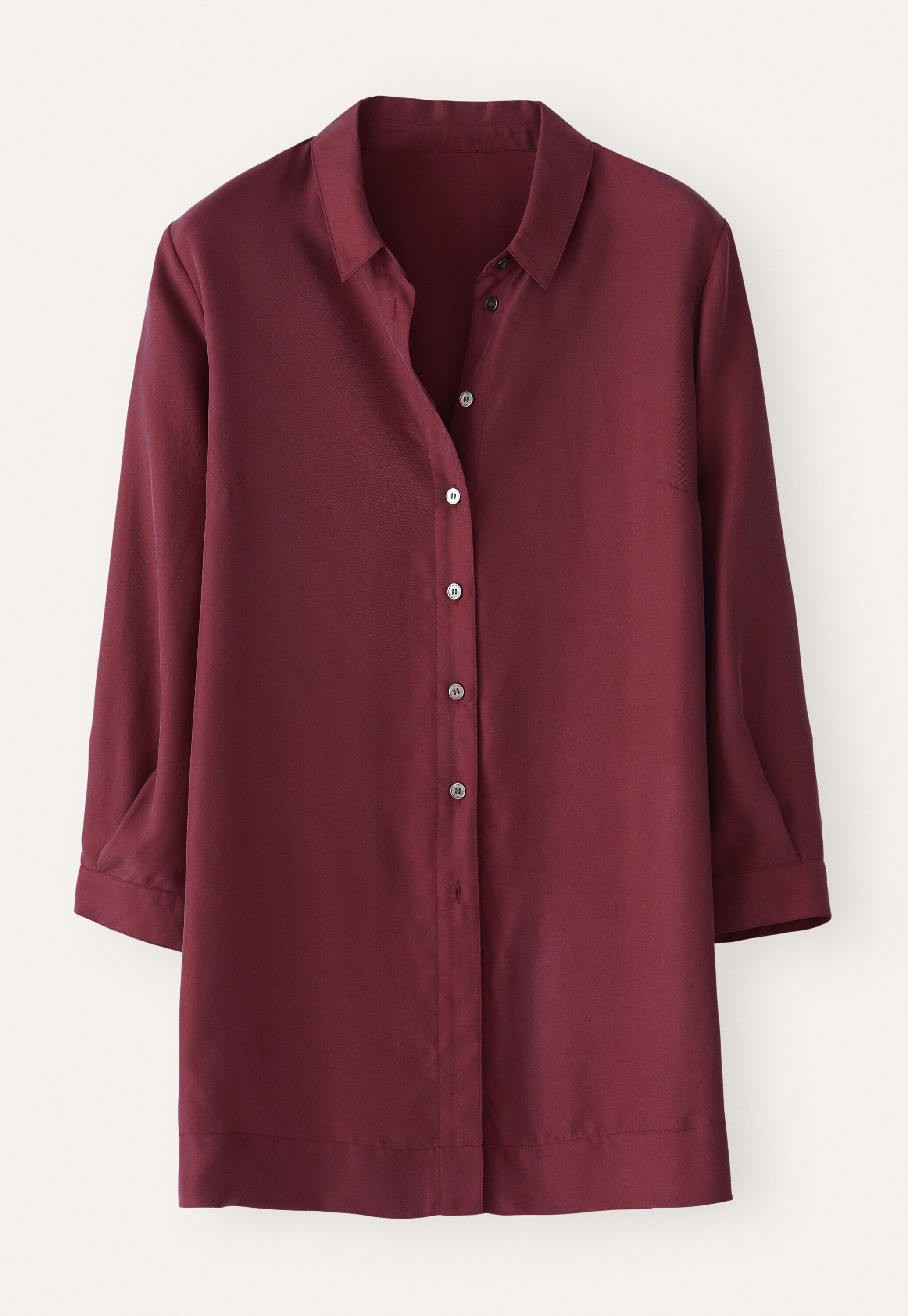 Bluse mit tiefen Seitenschlitzen