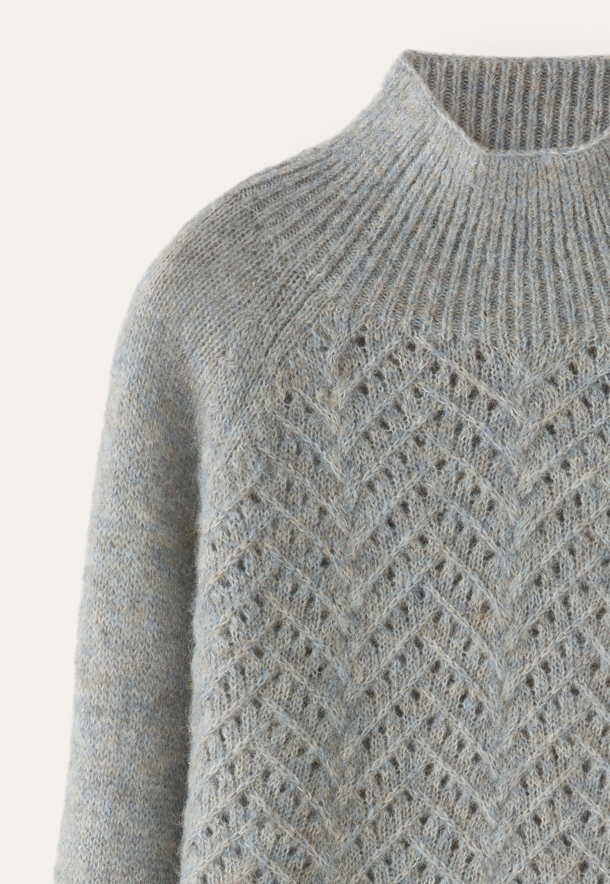 Pullover mit Zopfmuster