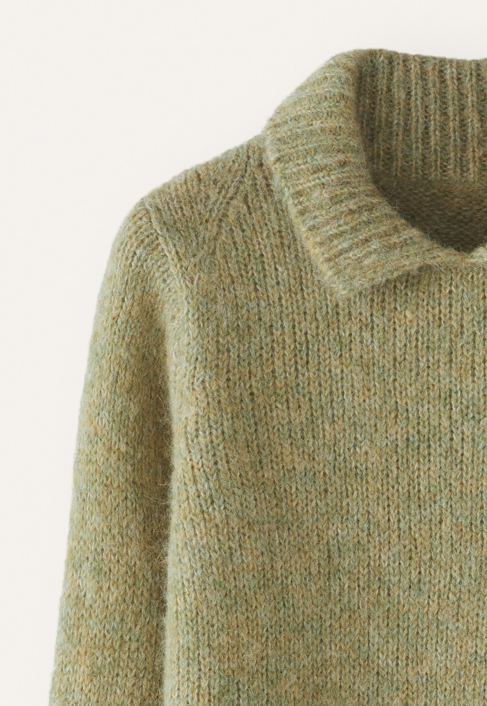 Pullover mit Kragen