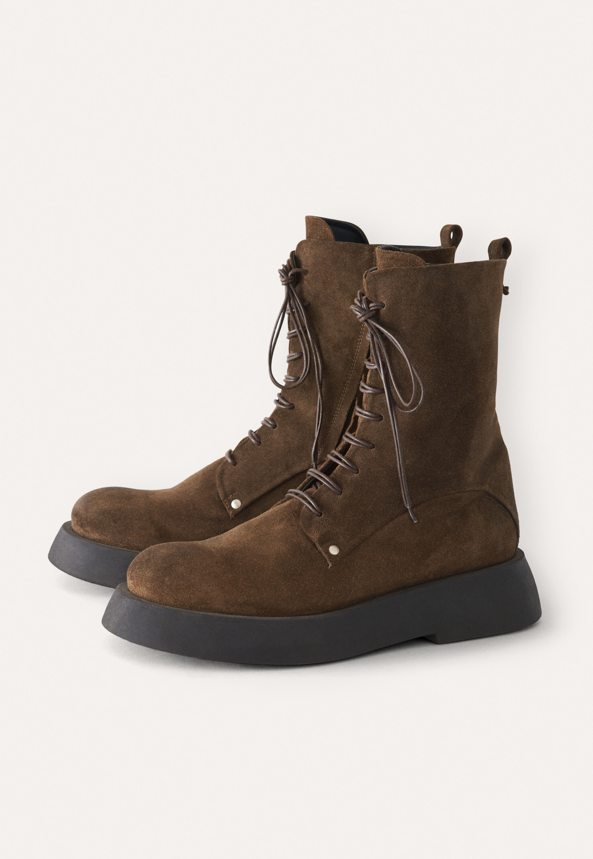 Schn&uuml;rstiefel