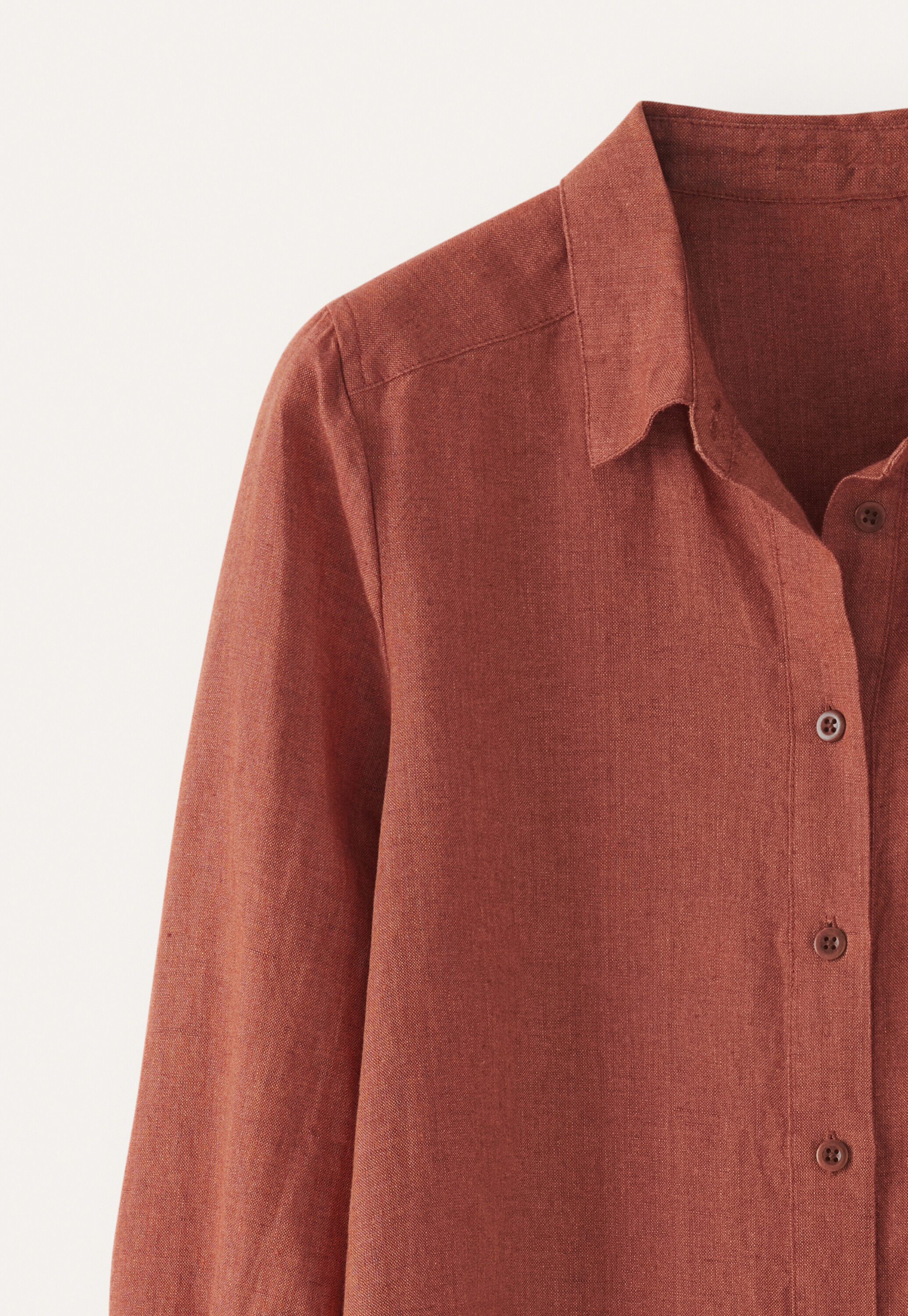 Bluse mit tiefen Seitenschlitzen