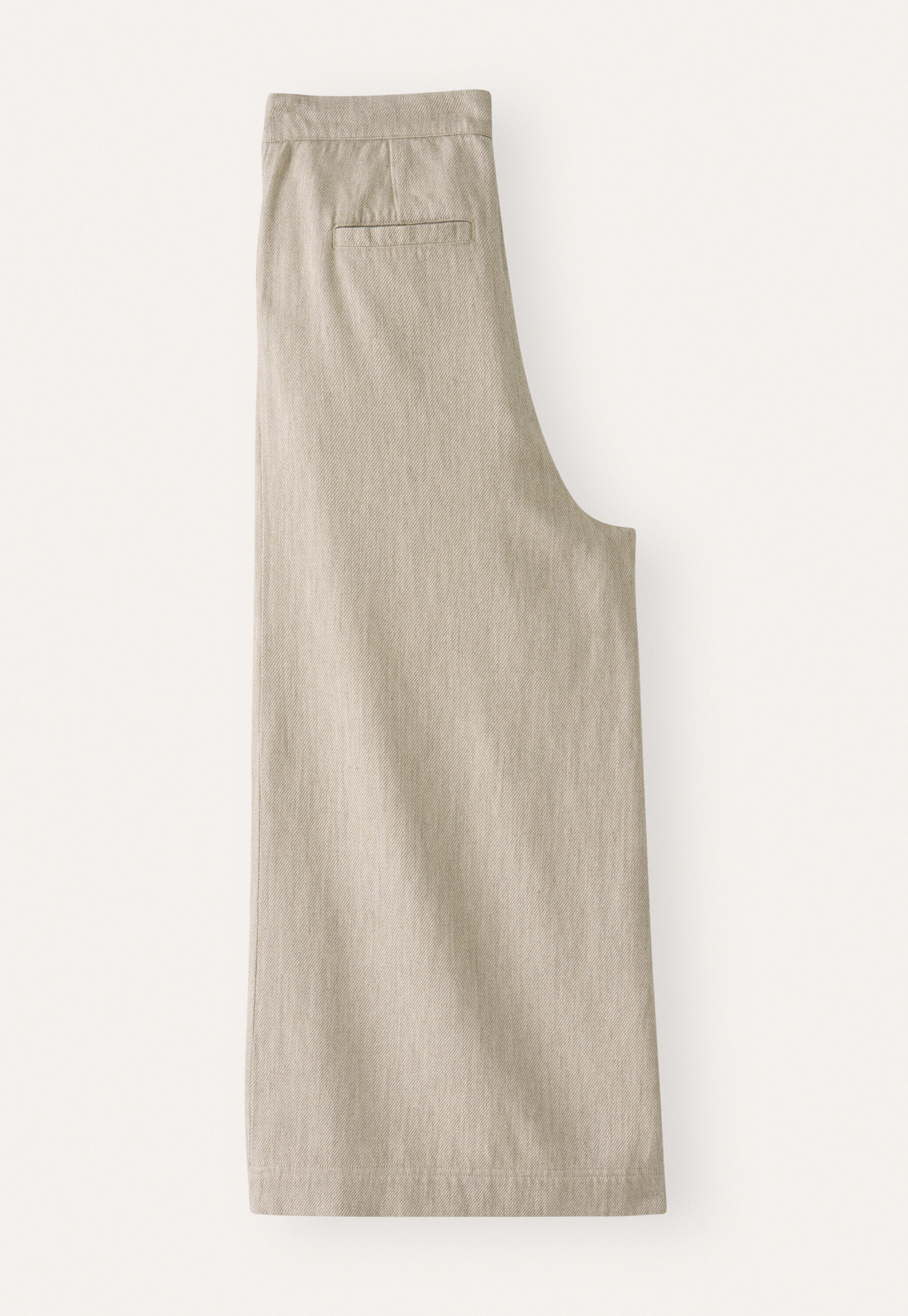 K&uuml;rzere, weite Hose