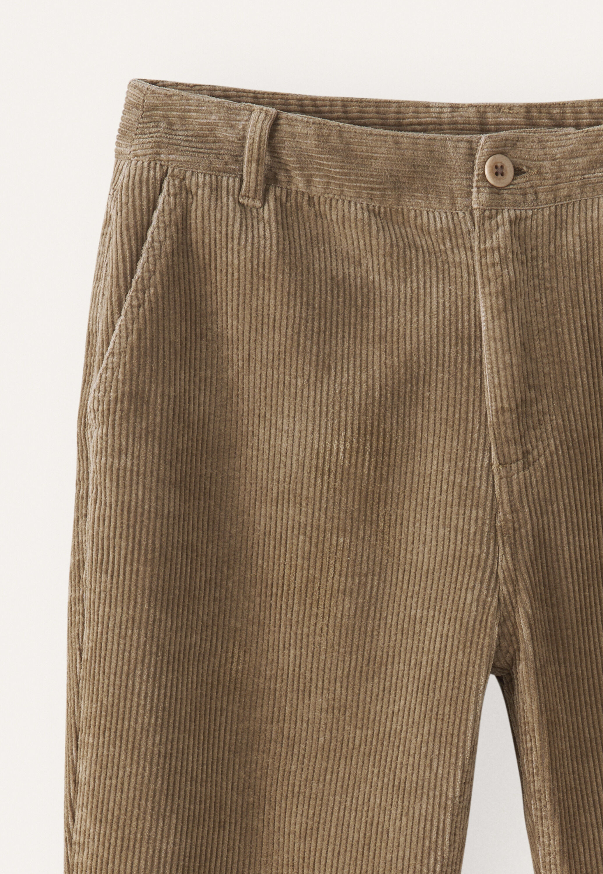 Schmale, k&uuml;rzere Hose