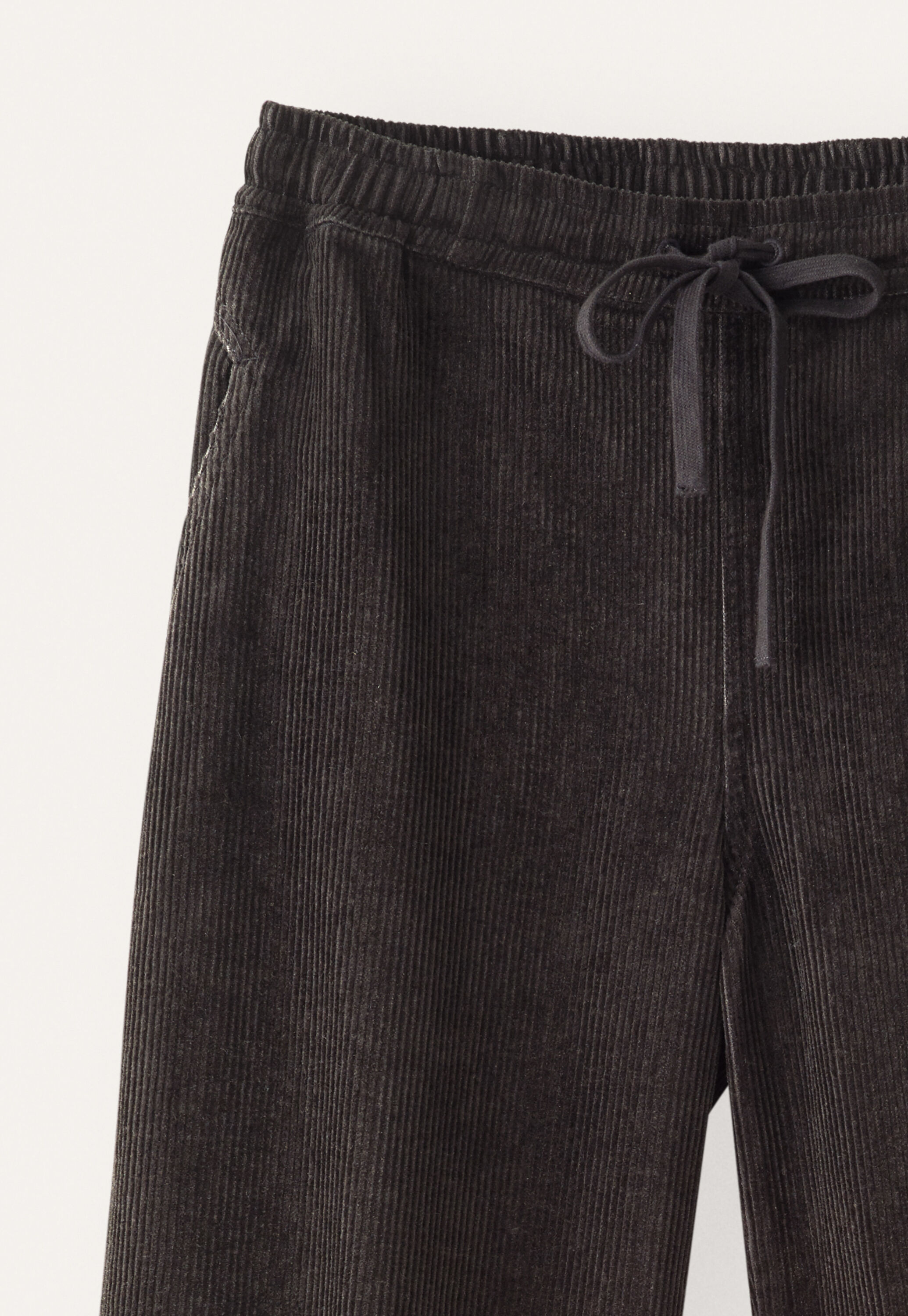 Schmal zulaufende Hose