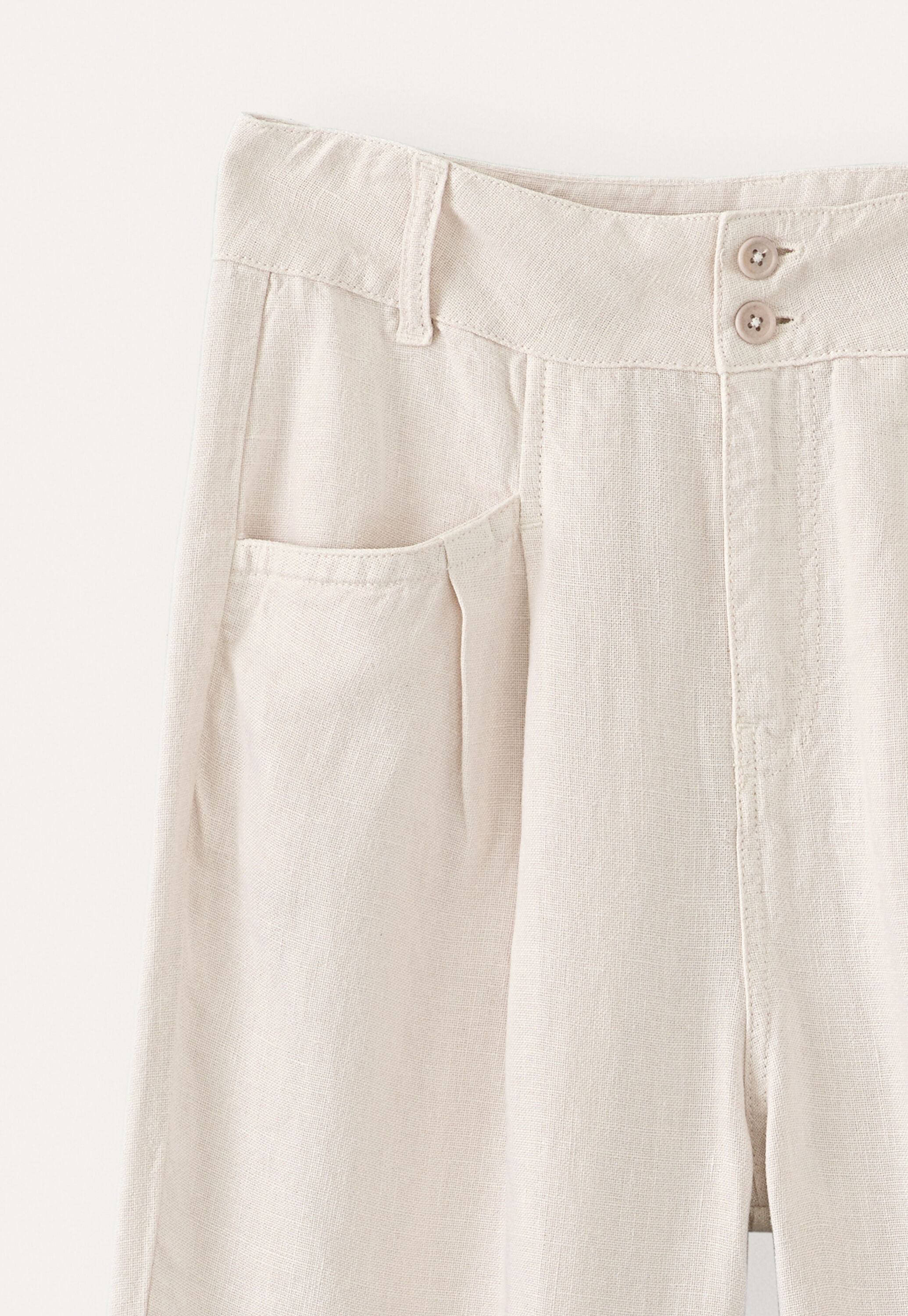 Schmal zulaufende Hose