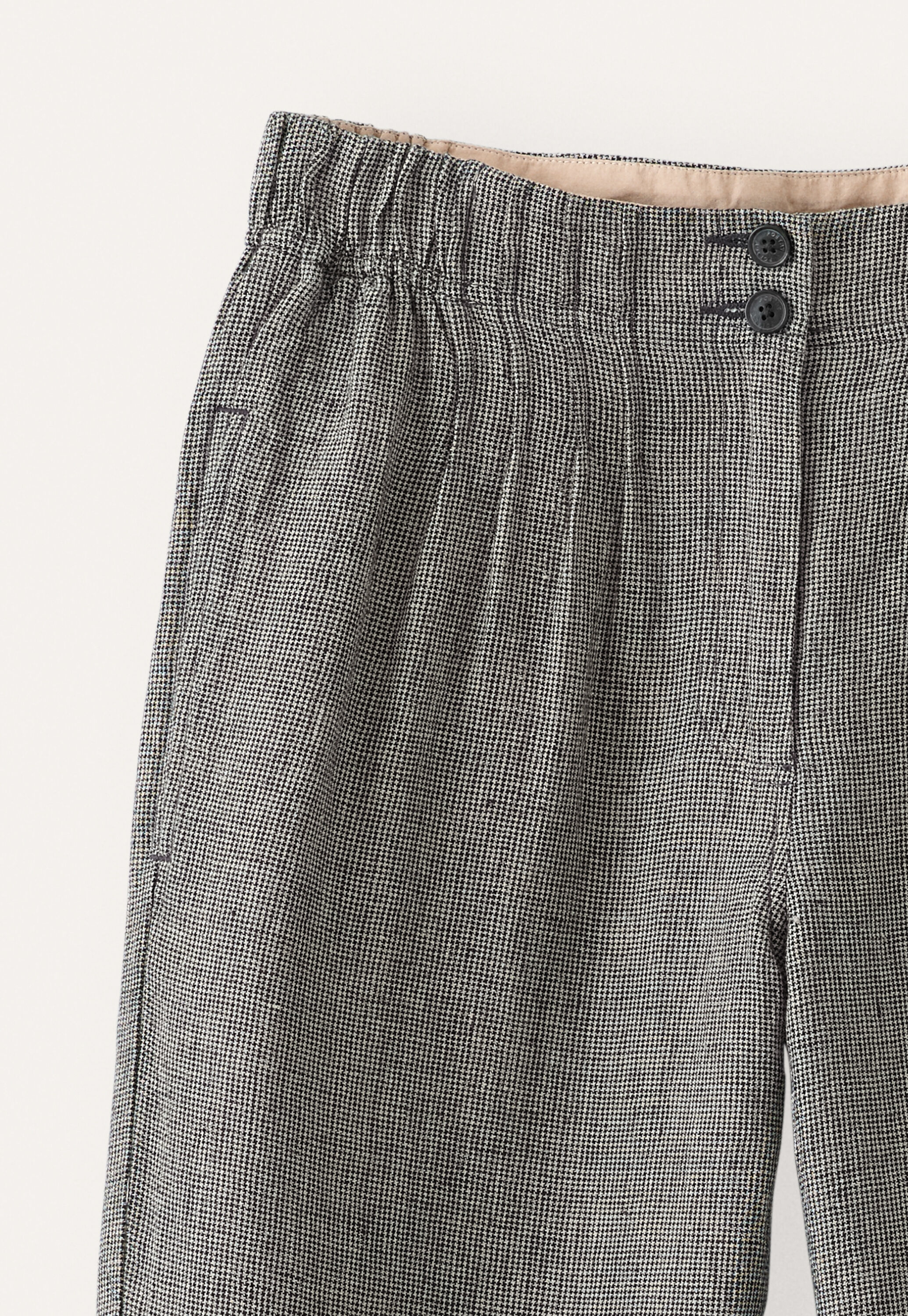 Schmal zulaufende Hose
