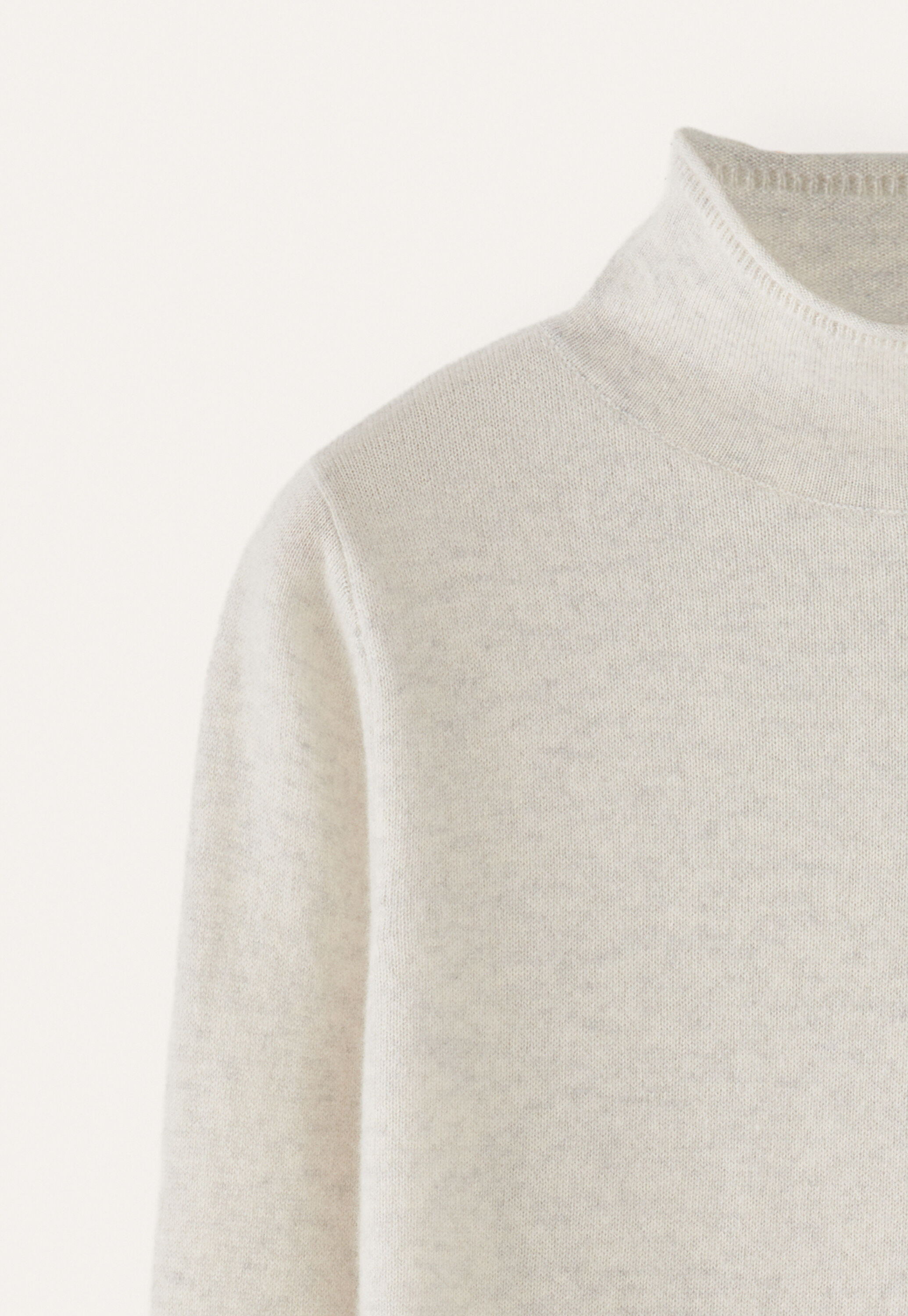 Pullover mit hohem Kragen
