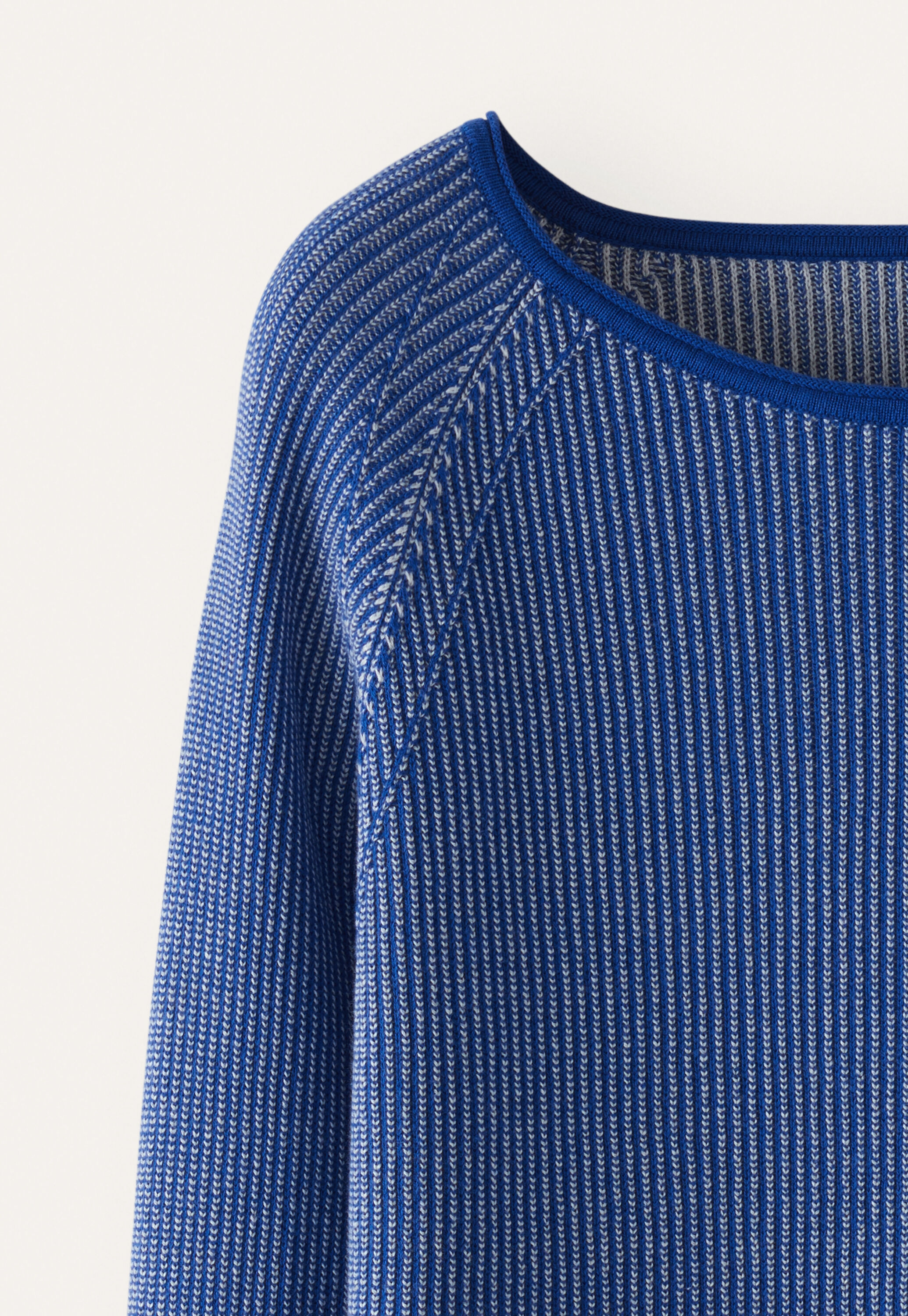 Zweifarbiger Rippstrick-Pullover