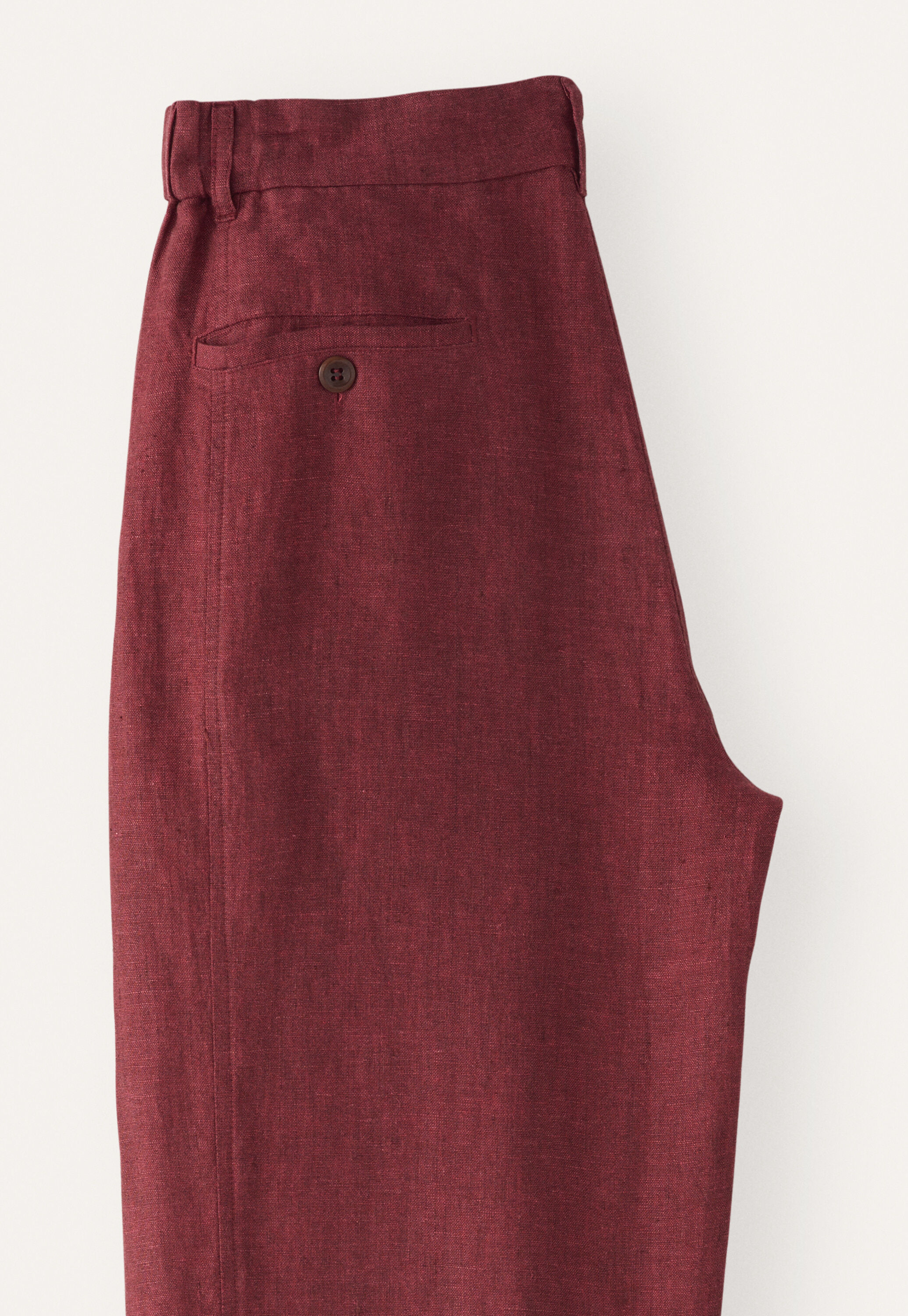 K&uuml;rzere, schmal zulaufende Hose
