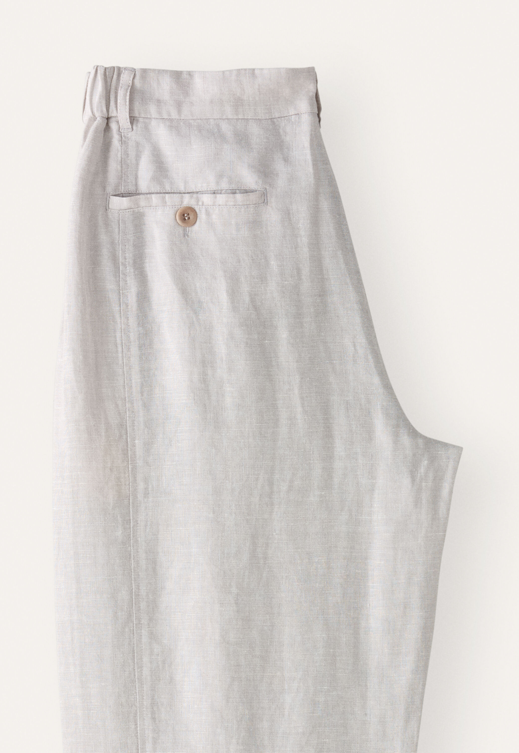K&uuml;rzere, schmal zulaufende Hose