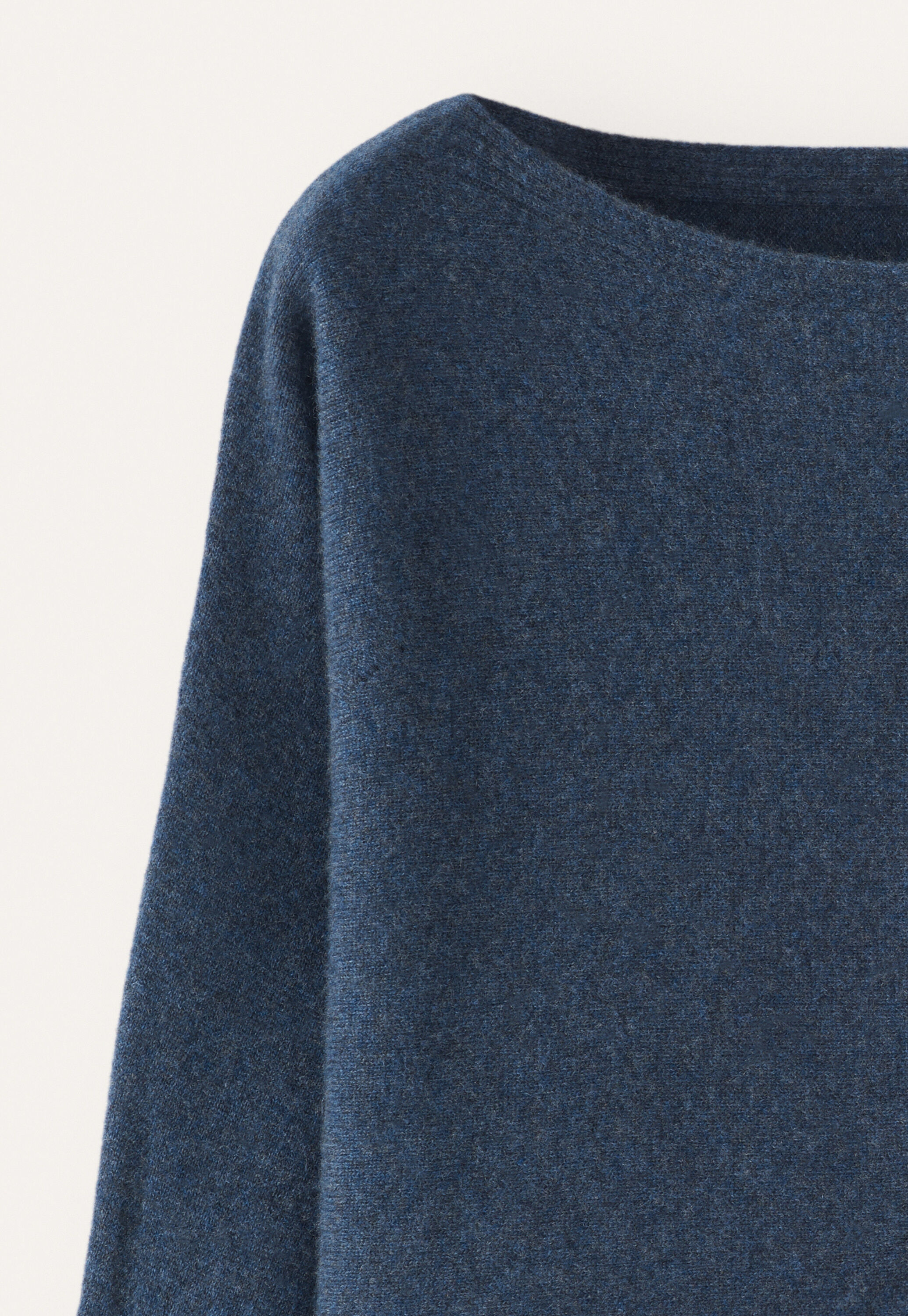 Pullover mit U-Boot-Ausschnitt