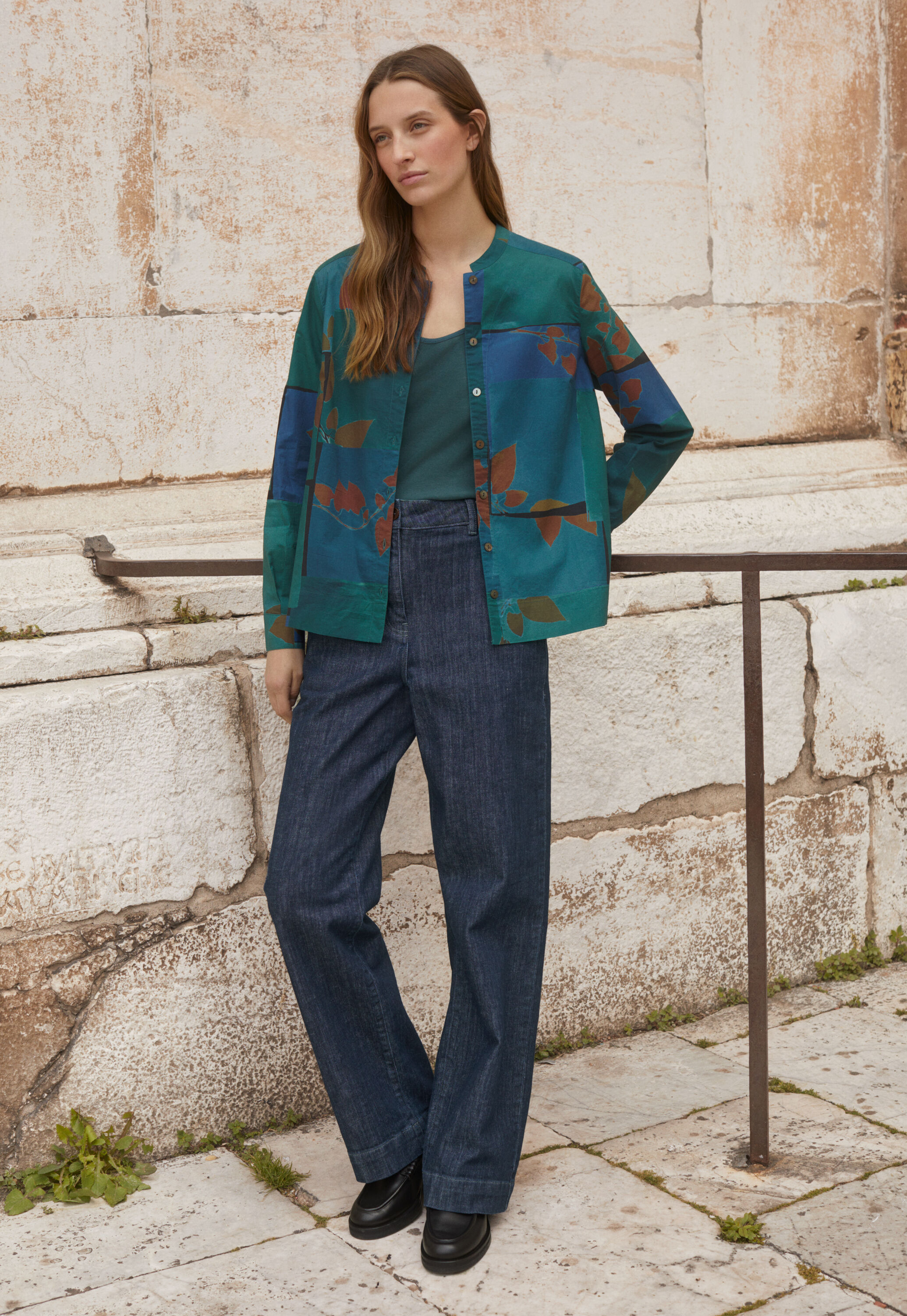 Weite Jeans mit schmal zulaufendem Bein