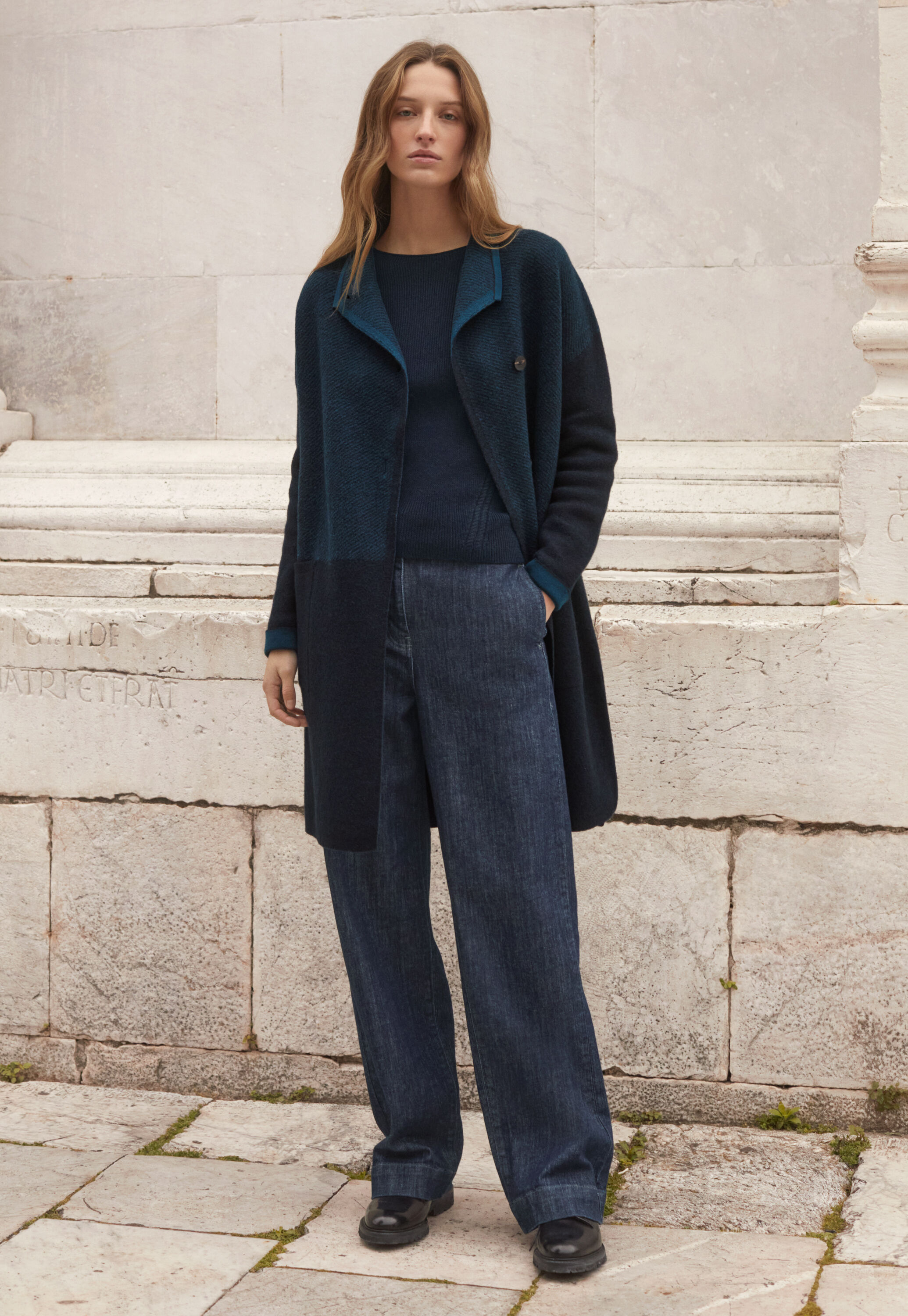 Weite Jeans mit schmal zulaufendem Bein