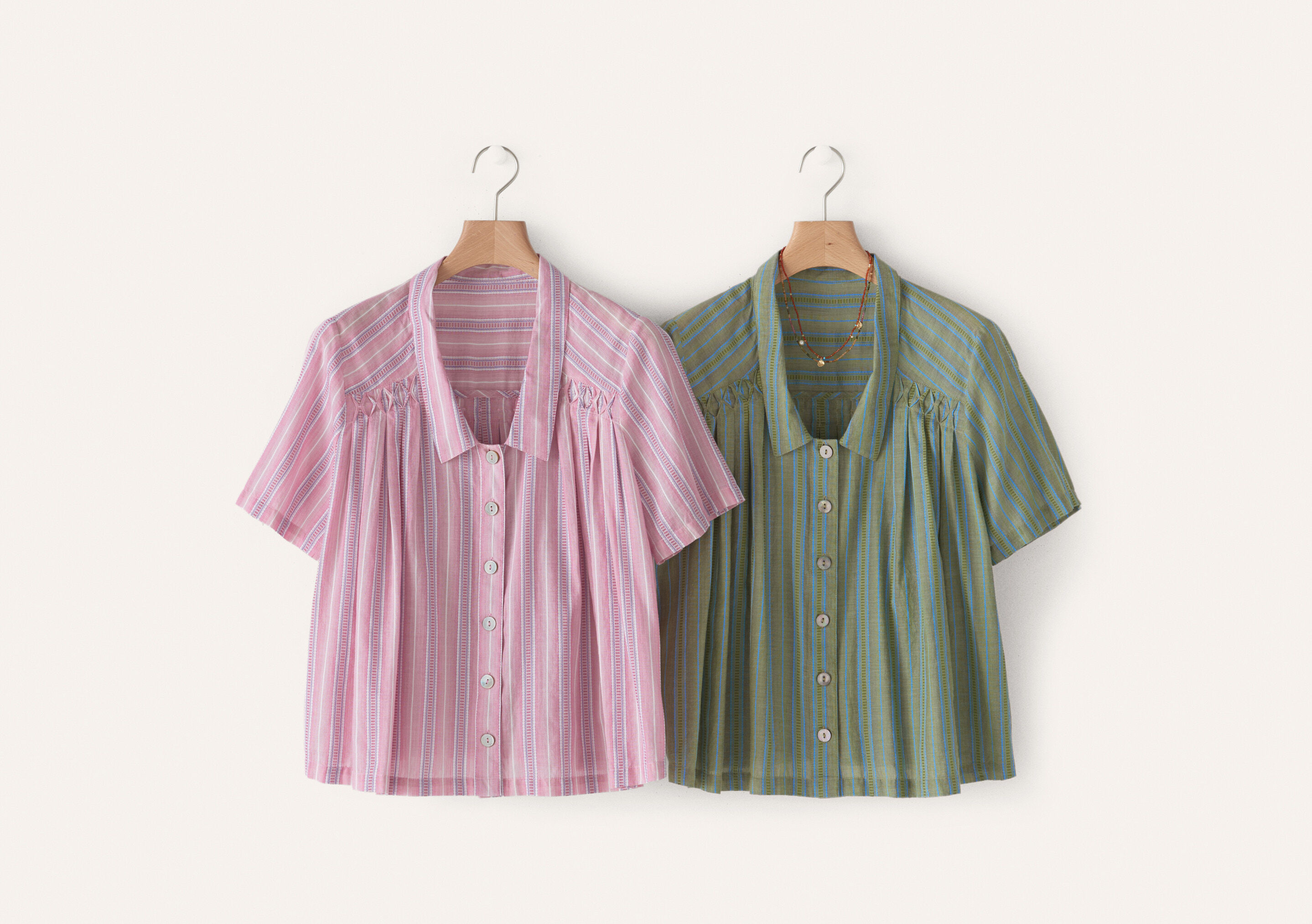 Gestreifte Bluse mit Falten
