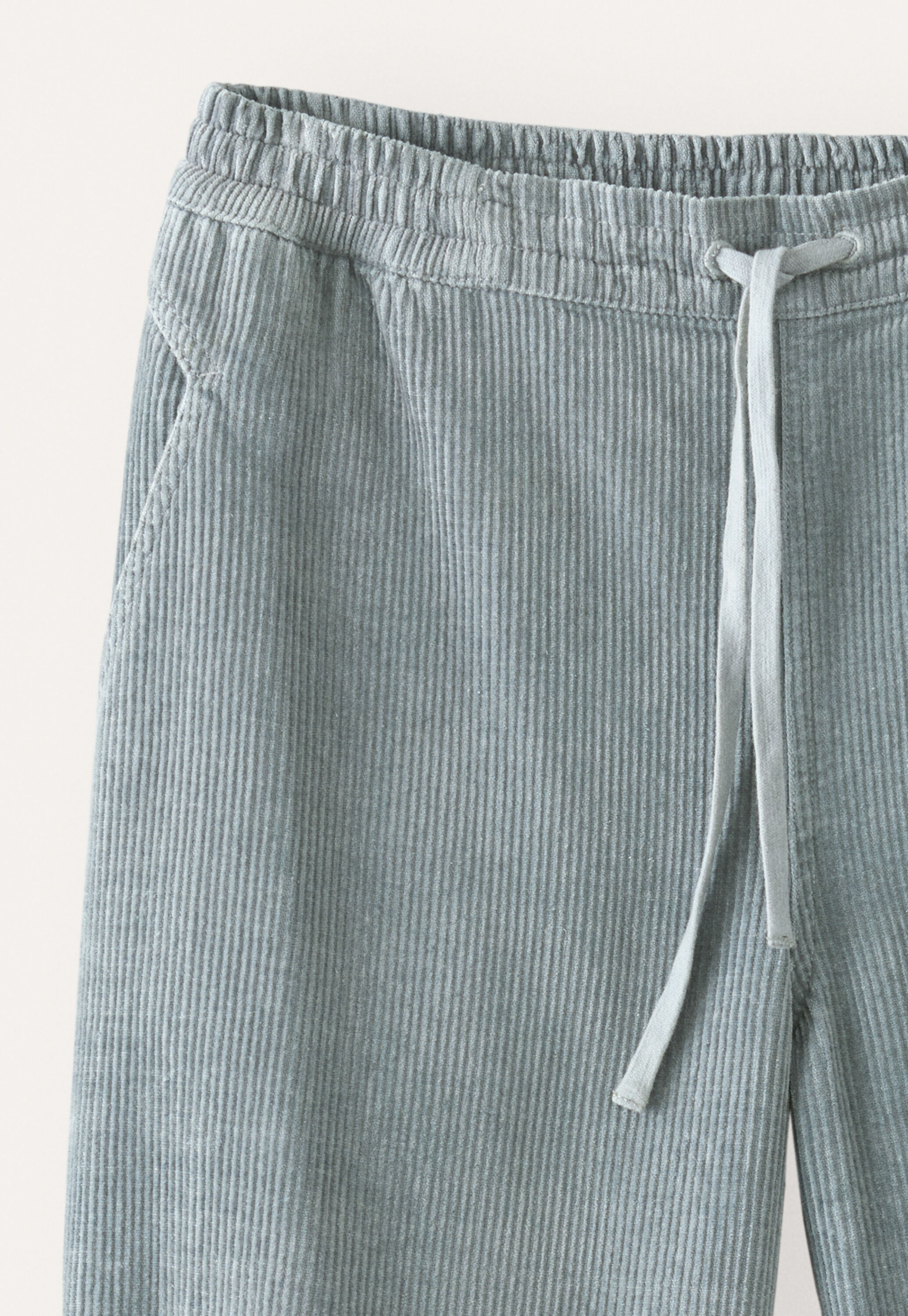Schmal zulaufende Hose