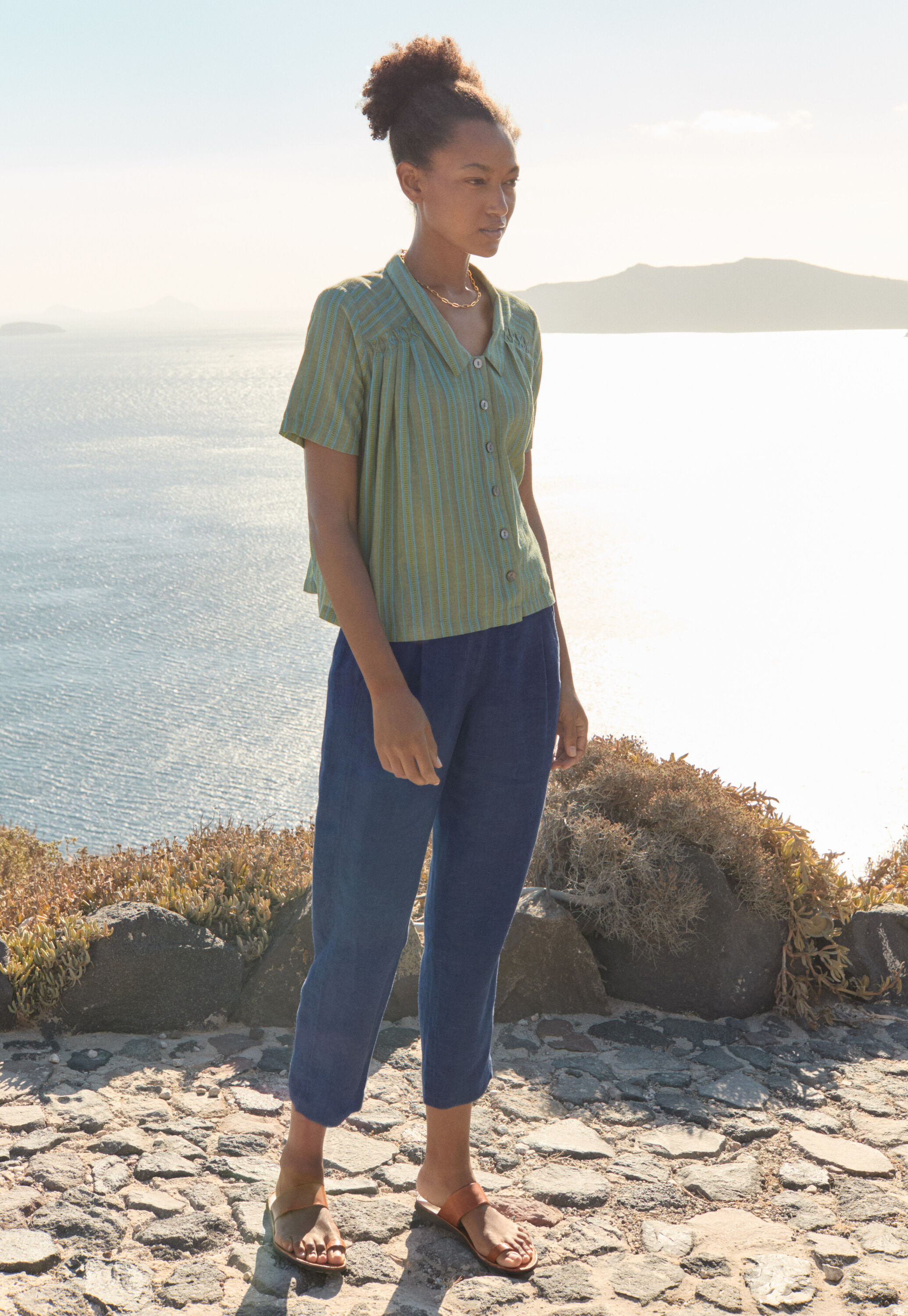 Bluse mit eingewebtem Kreuzmuster
