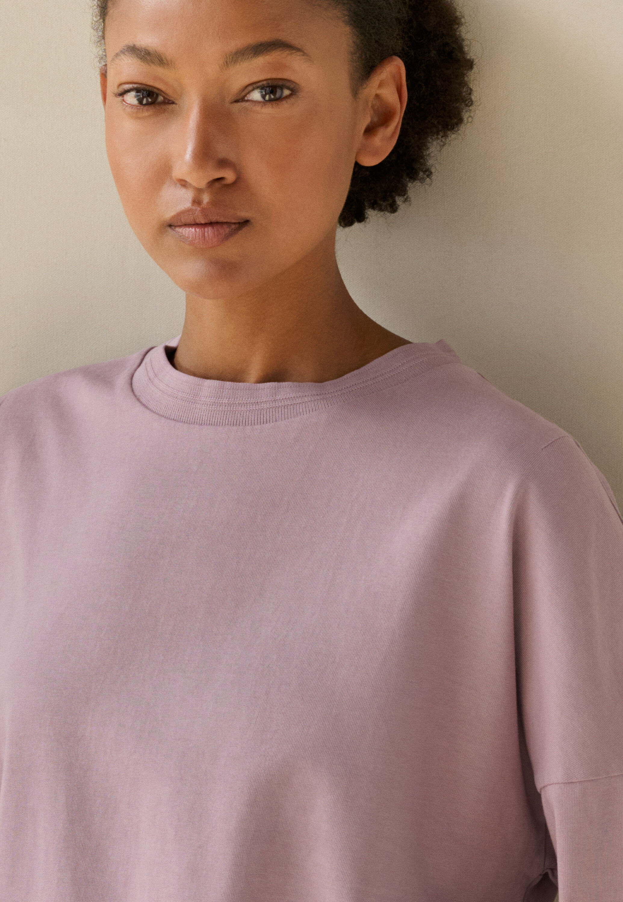 Bluse mit geschwungenen &Auml;rmeln