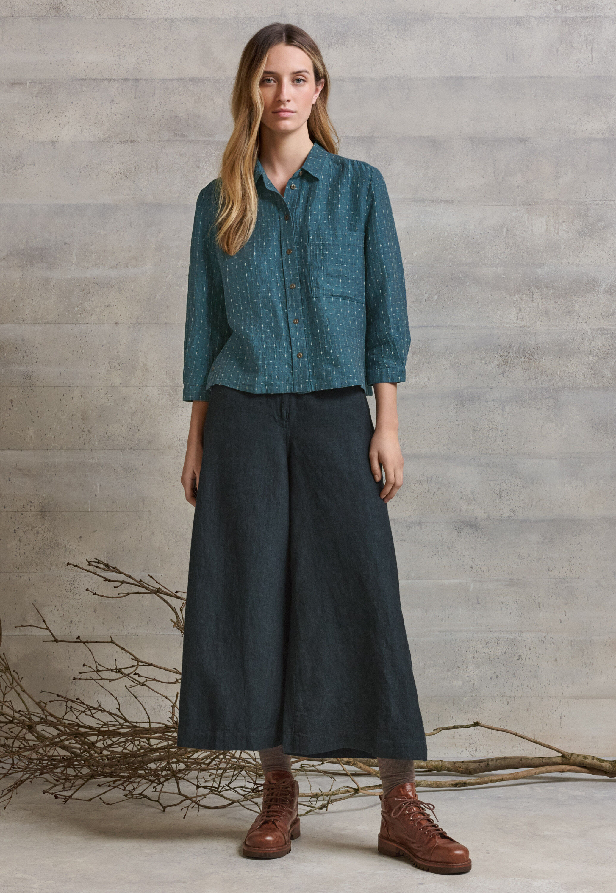 Bluse mit eingewebtem Kreuzmuster