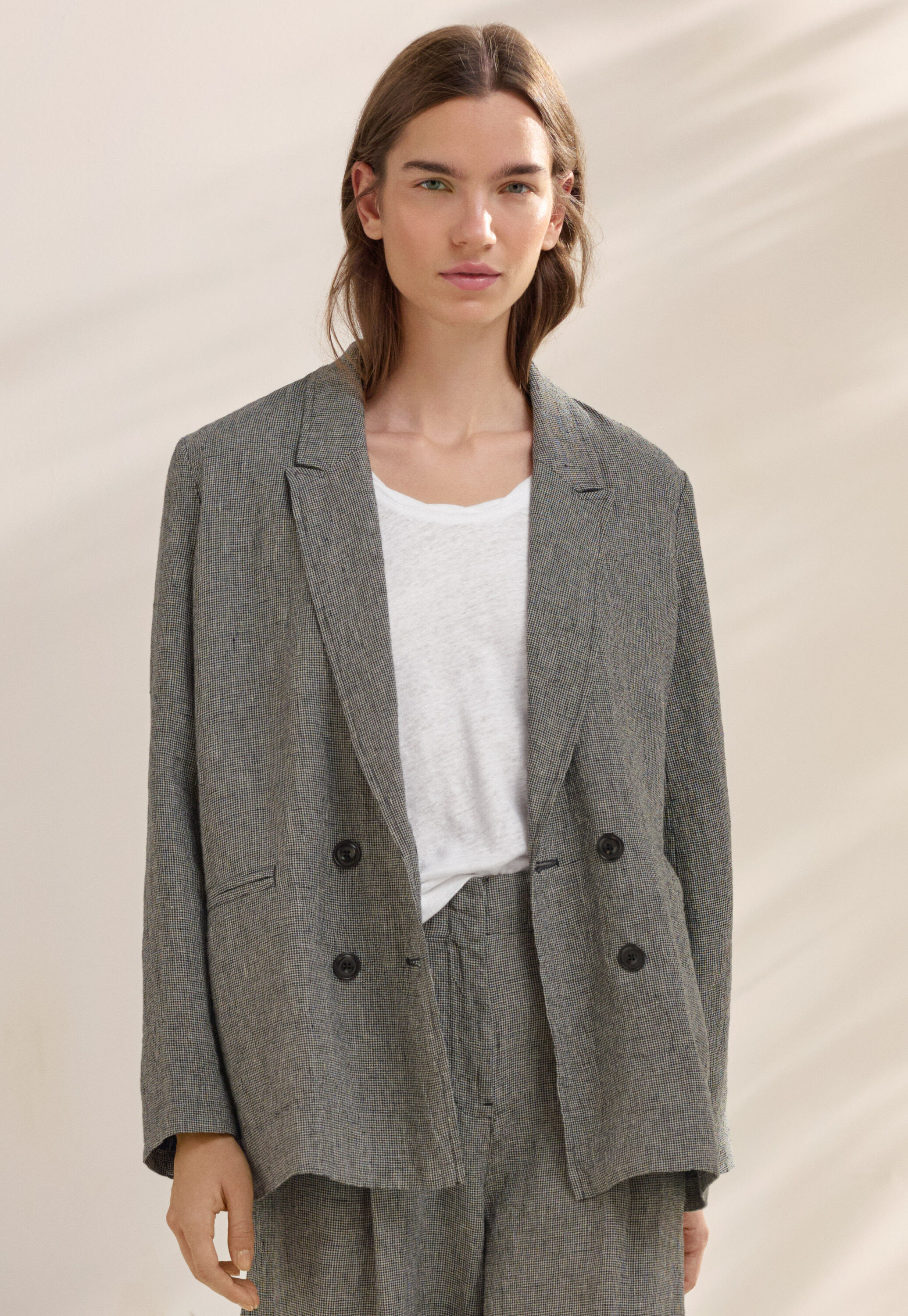 Bluse mit eingewebtem Kreuzmuster