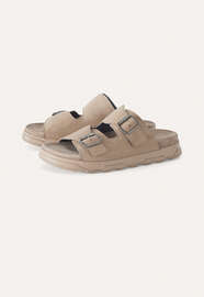 Sandalen mit klobiger Schnalle, Gerste, webstill