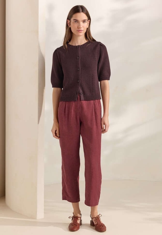 K&uuml;rzere, schmal zulaufende Hose, Dunkelrot, completeTheLook