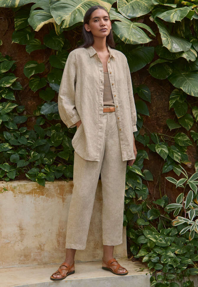 K&uuml;rzere, schmal zulaufende Hose, Natur, completeTheLook