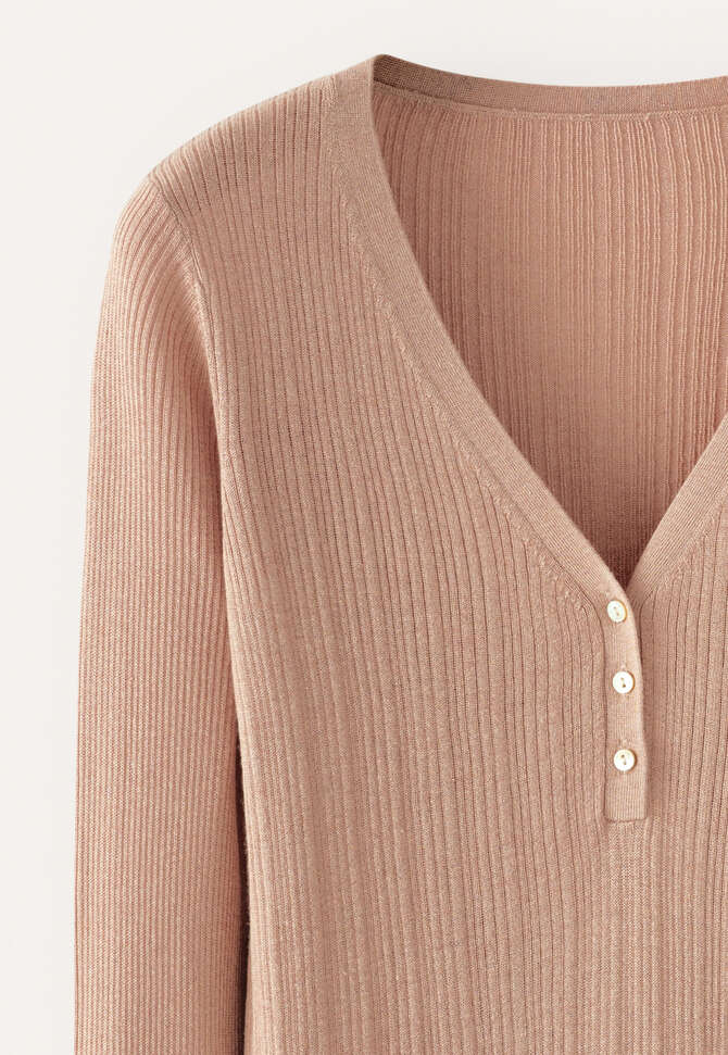 Ripppullover mit V-Ausschnitt, Blasses Rouge, completeTheLook