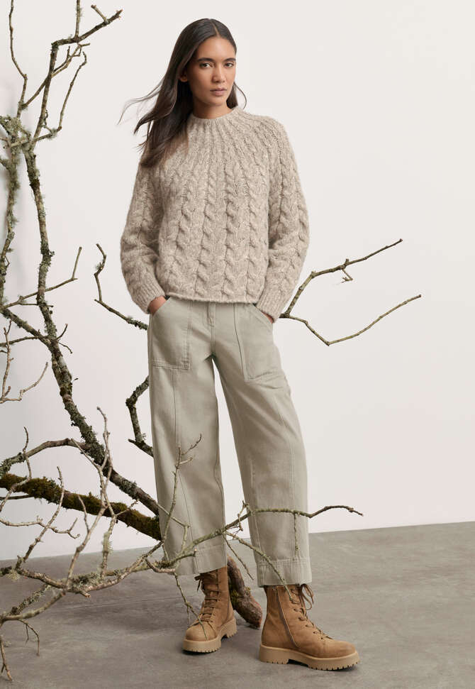 K&uuml;rzere Hose mit Nahtdetail, Salbeigrau, completeTheLook