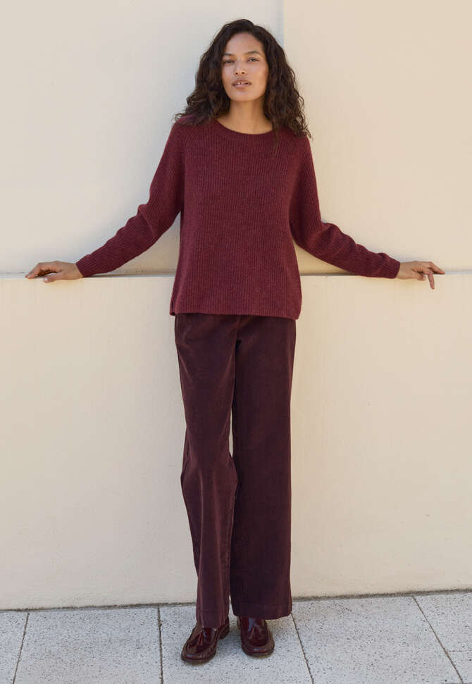 Gerippter Pullover mit Rundhalsausschnitt, Cranberry, completeTheLook